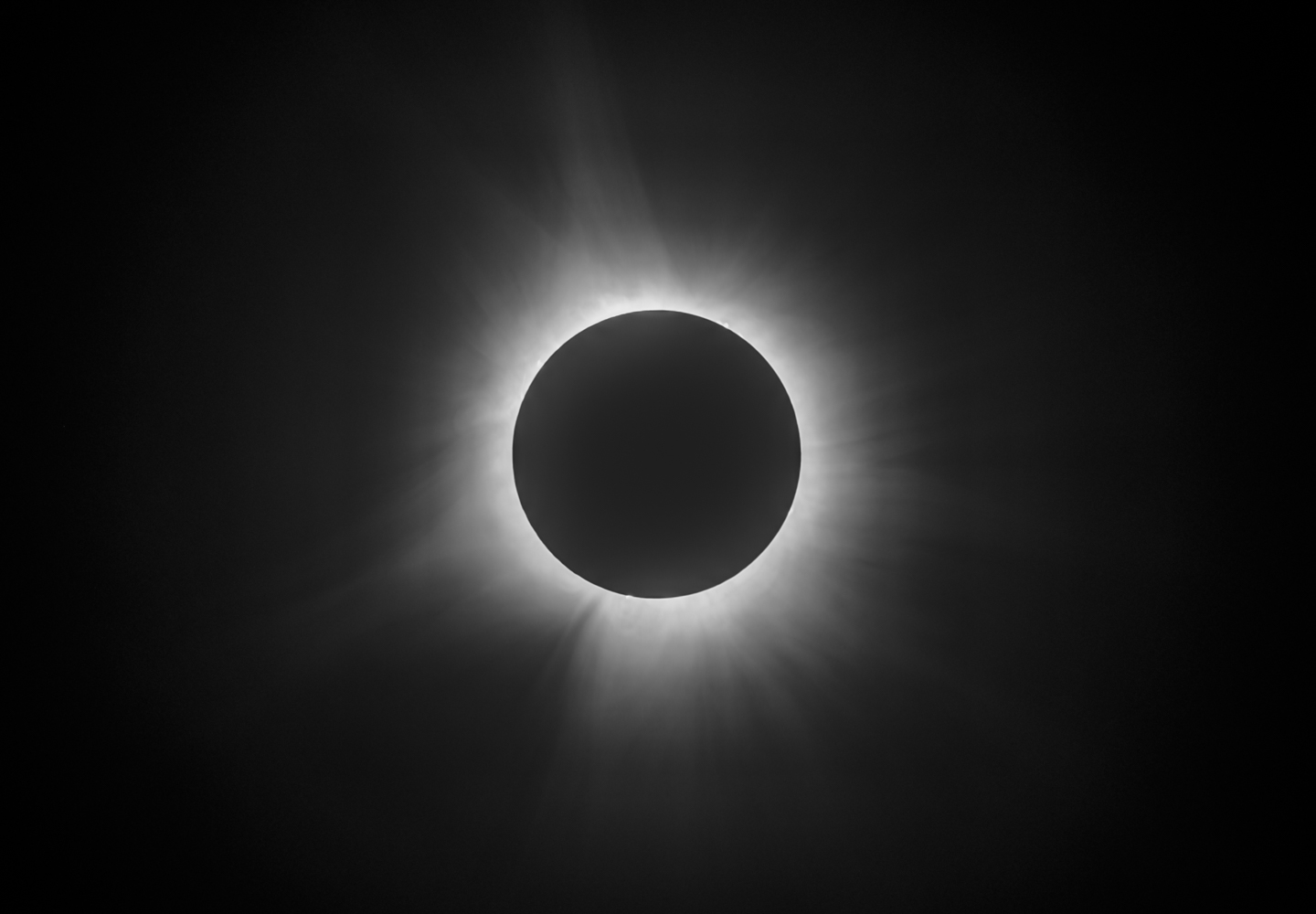 1st PrizeOpen Mono In Class 2 By Alan Johnston For Totality Caught APR-2024.jpg